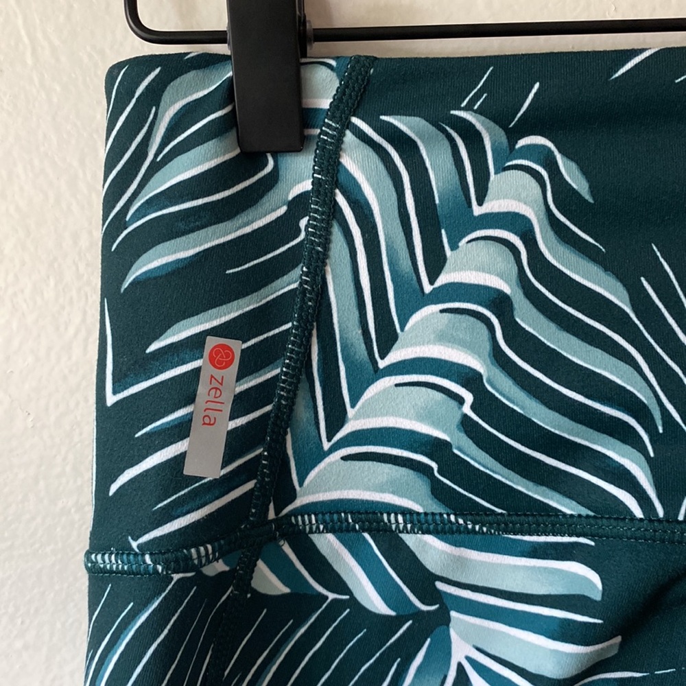 Zella botanical print green teal athletic crop pants size S - Picture 2 of 7